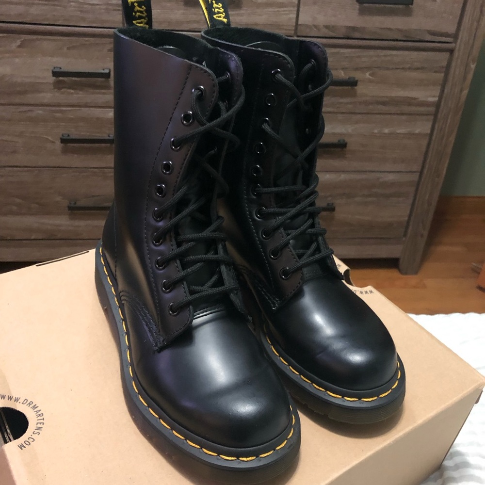 Women Dr. Martens black 1490 boots